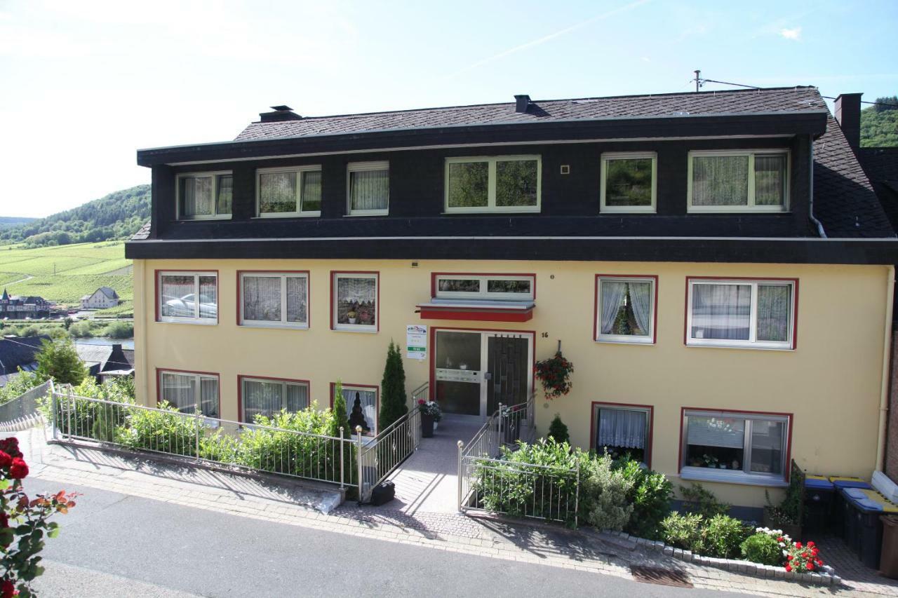 Ferienwohnung Moselblick-Stein Valwig Exteriör bild